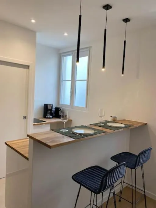 Apartment Cozy Modern